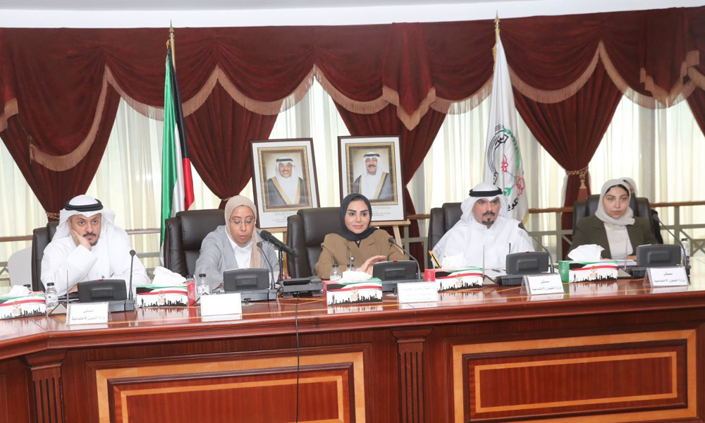 وزيرة الشؤون تبحث مع رؤساء مجالس إدارات الجمعيات التعاونية تطوير العمل والارتقاء بالخدمات المقدمة للمساهمين